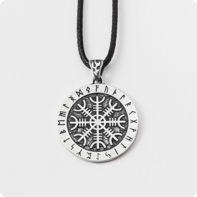 Агисхьяльм Шлем Ужаса в Руническом круге