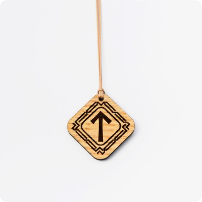 Руна Тейваз (Тюр) из Ясеня