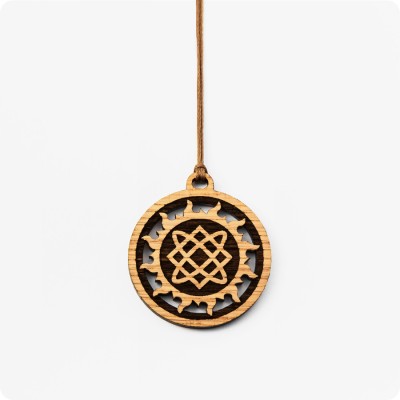 Оберег Звезда Лады-богородицы в Солнечном круге из Дуба