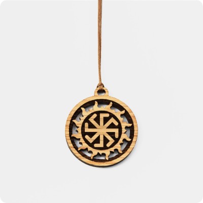 Оберег Ладинец в Солнечном круге из Дуба