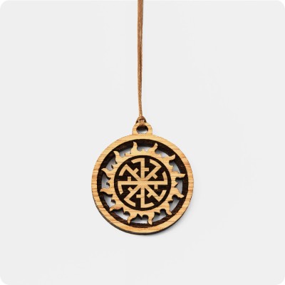 Оберег Светоч в Солнечном круге из Дуба