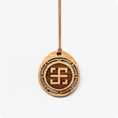 Оберег Всеславец из дерева Дуба