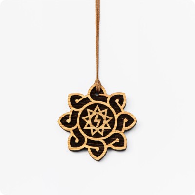 Оберег Перуница из Дуба в солнце