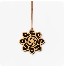 Оберег Вайга из Дуба в солнце