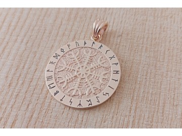 Агисхьяльм Шлем Ужаса в Руническом круге