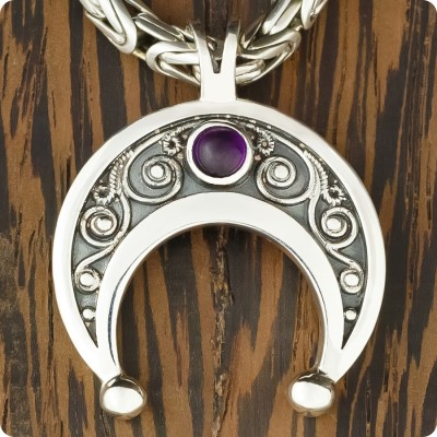 Оберег Лунница с камнем