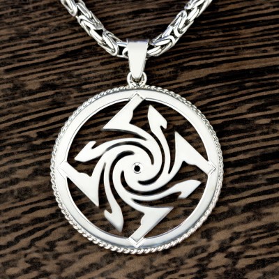 Оберег Гаруда из серебра в круге