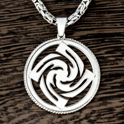 Оберег Знич из серебра в круге