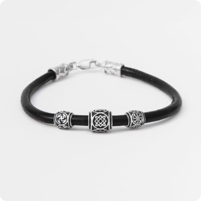 Кожаный браслет Лады со славянскими шармами (4мм)