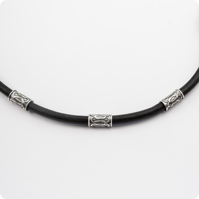 Кожаный шнур с серебряными вставками и головой Медведя - Хозяин Тайги